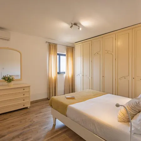 Superlative 3br In The Heart Of By Buena Vista スリーマ